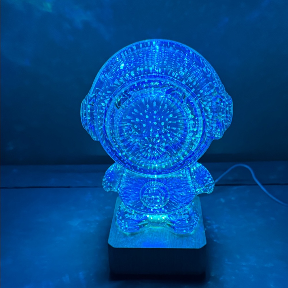 LED Spaceman Light - Picture 3 of 6